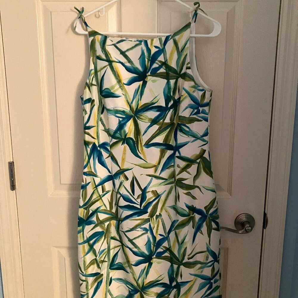 White/print sleeveless dress size 8 New with Tags